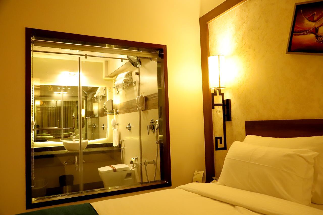 Hotel Reyansh Grand Boisar Exterior photo