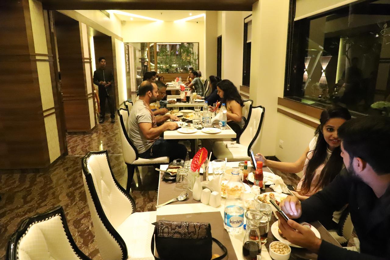 Hotel Reyansh Grand Boisar Exterior photo